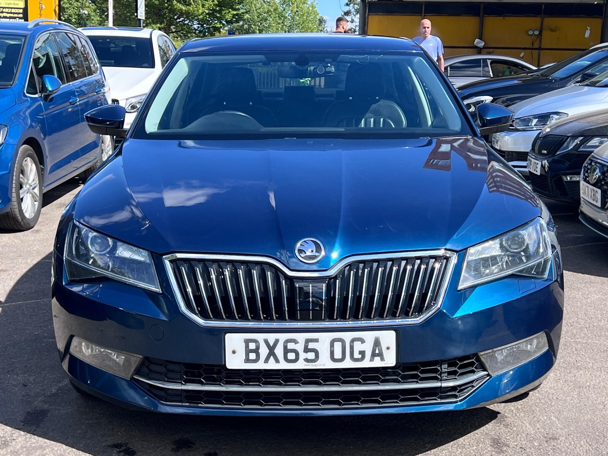 Skoda Superb view 3