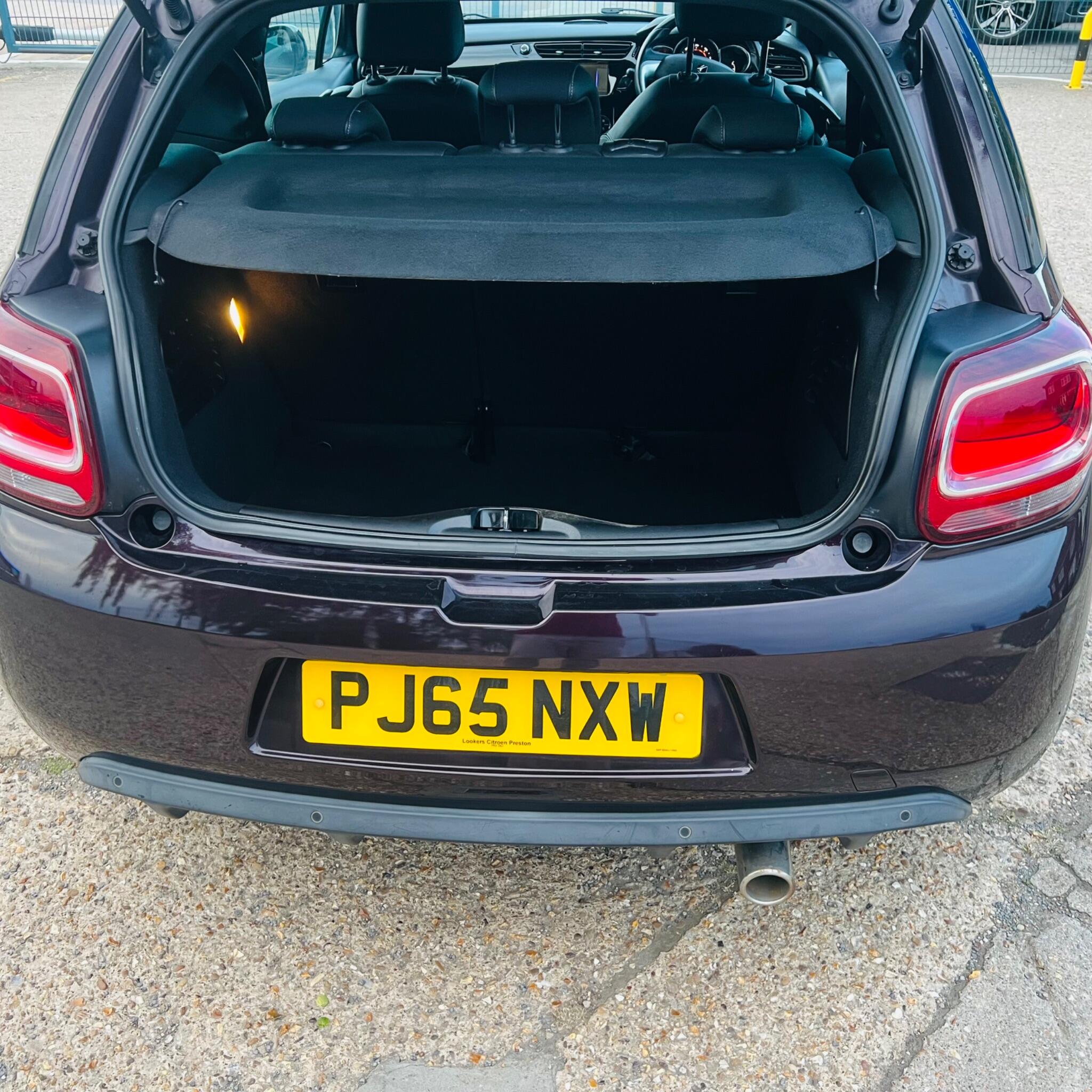 DS Automobiles DS 3 view 19