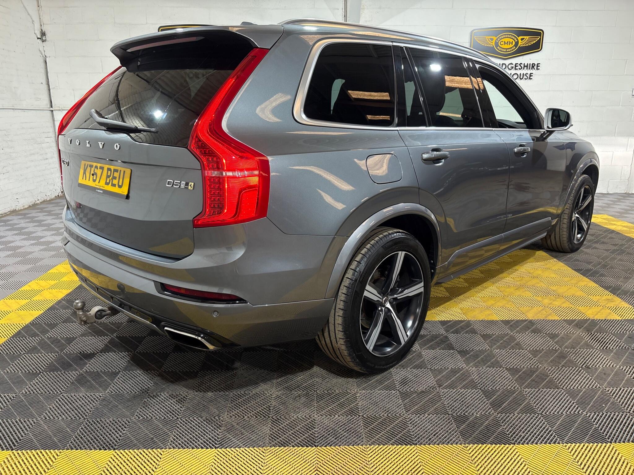 Volvo XC90 view 16