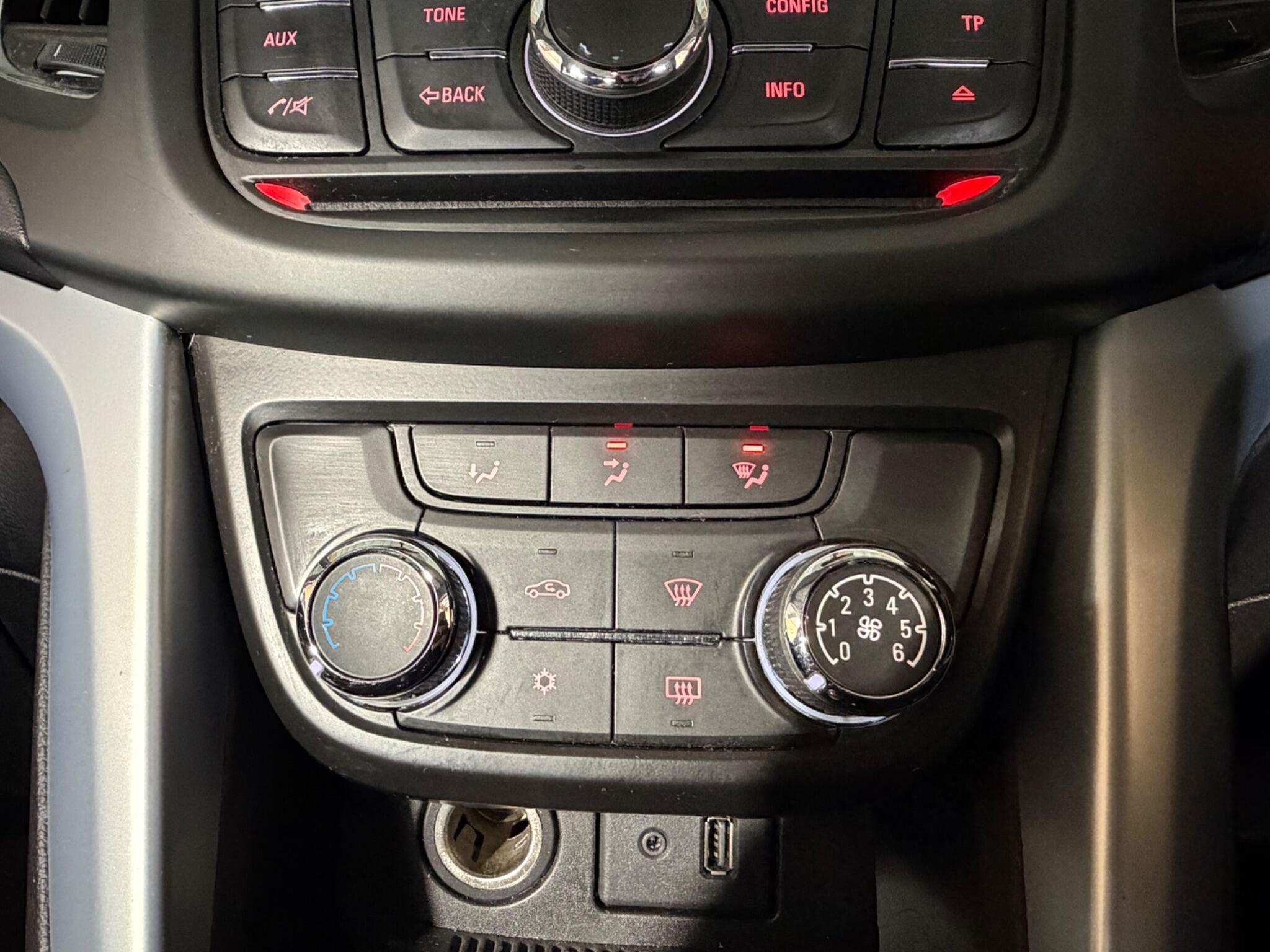 Vauxhall Zafira Tourer view 21