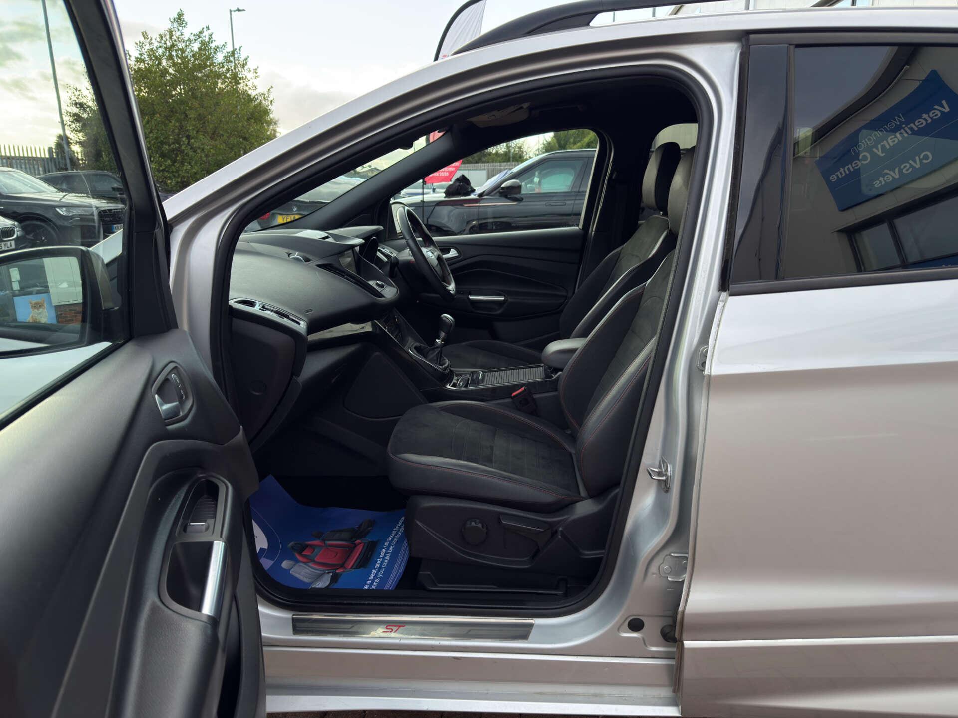 Ford Kuga view 44
