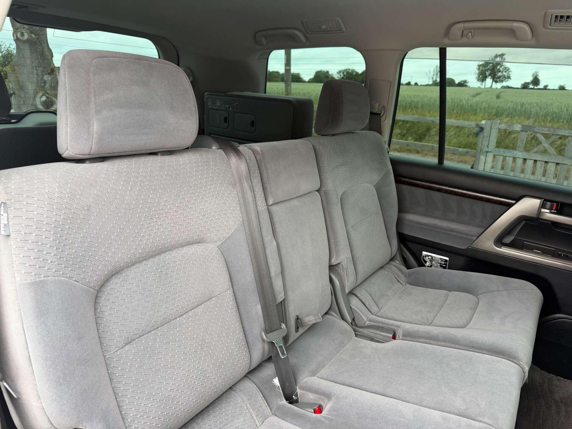 Toyota Land Cruiser view 15