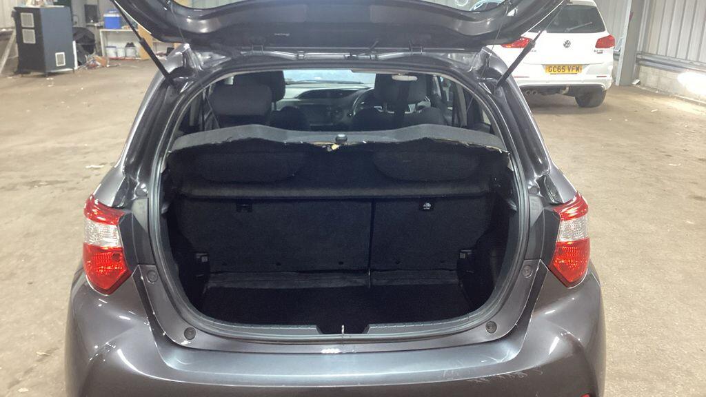 Toyota Yaris view 10