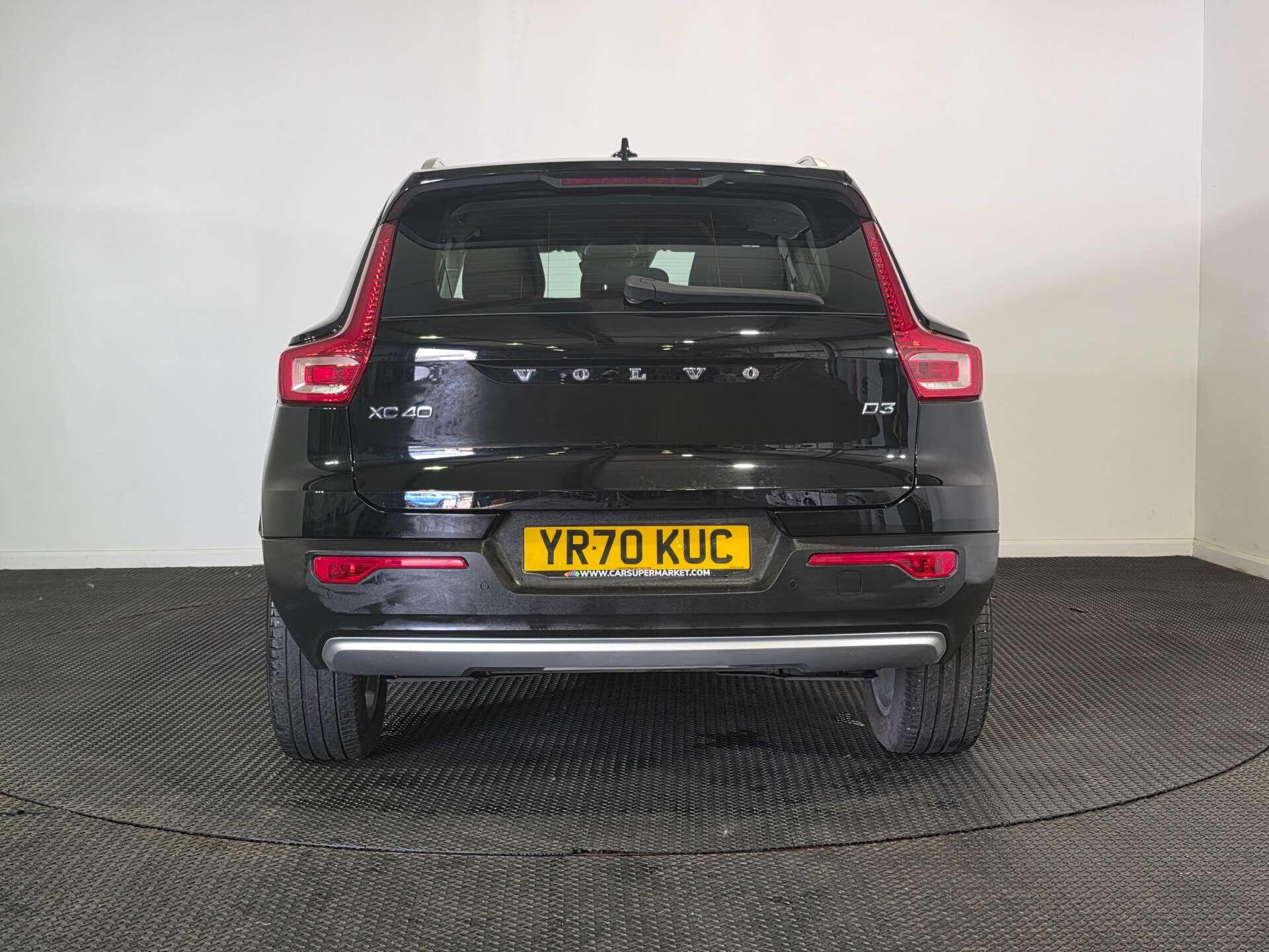 Volvo XC40 view 6
