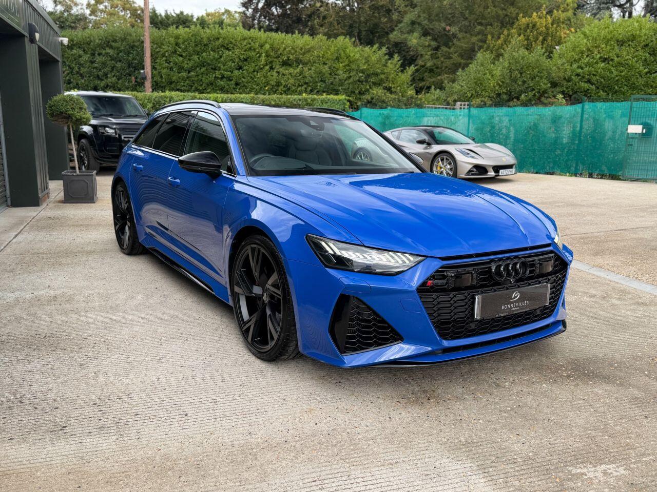 Audi RS6 Avant view 12