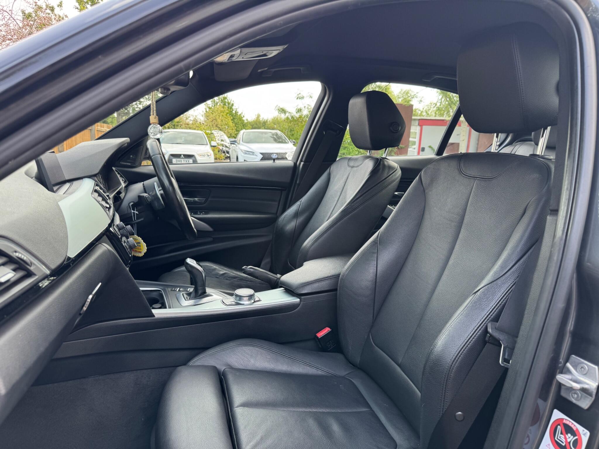 BMW 3 Series view 47