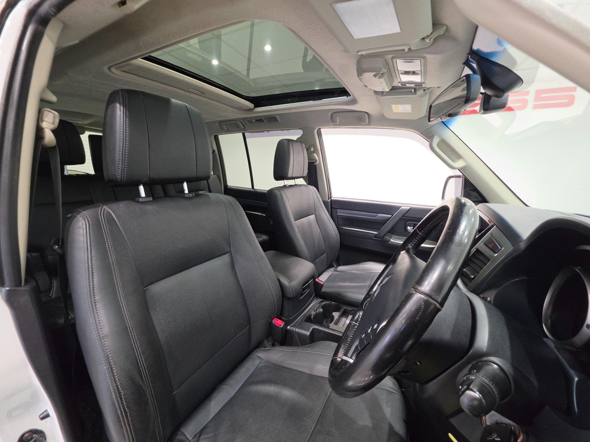 Mitsubishi Shogun view 95