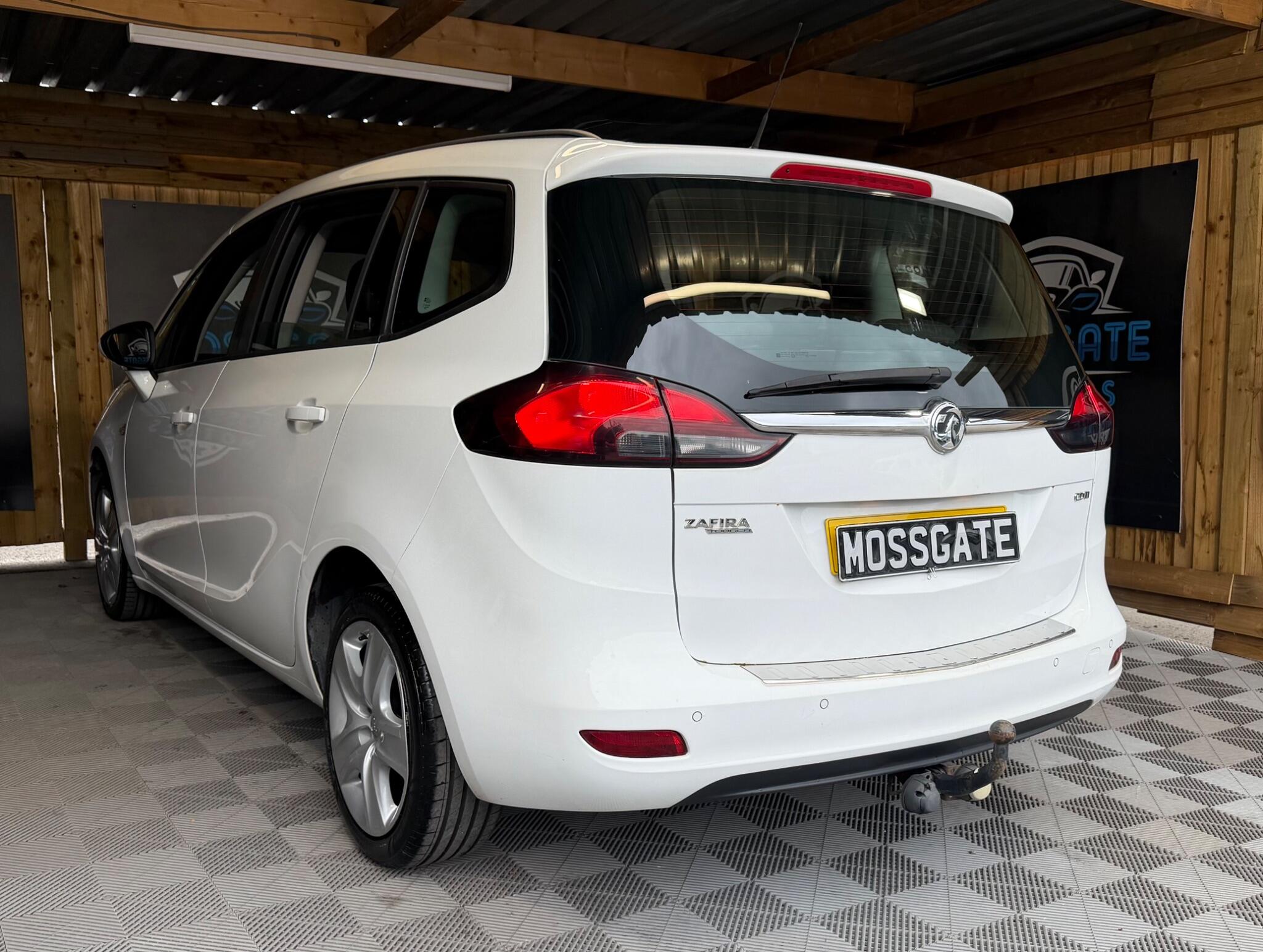 Vauxhall Zafira Tourer view 9