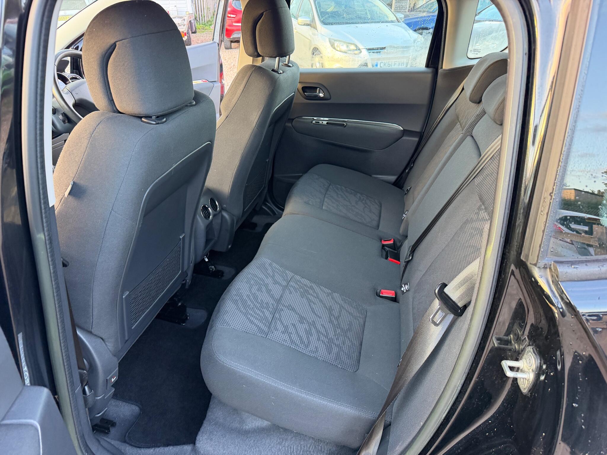 Peugeot 3008 view 12