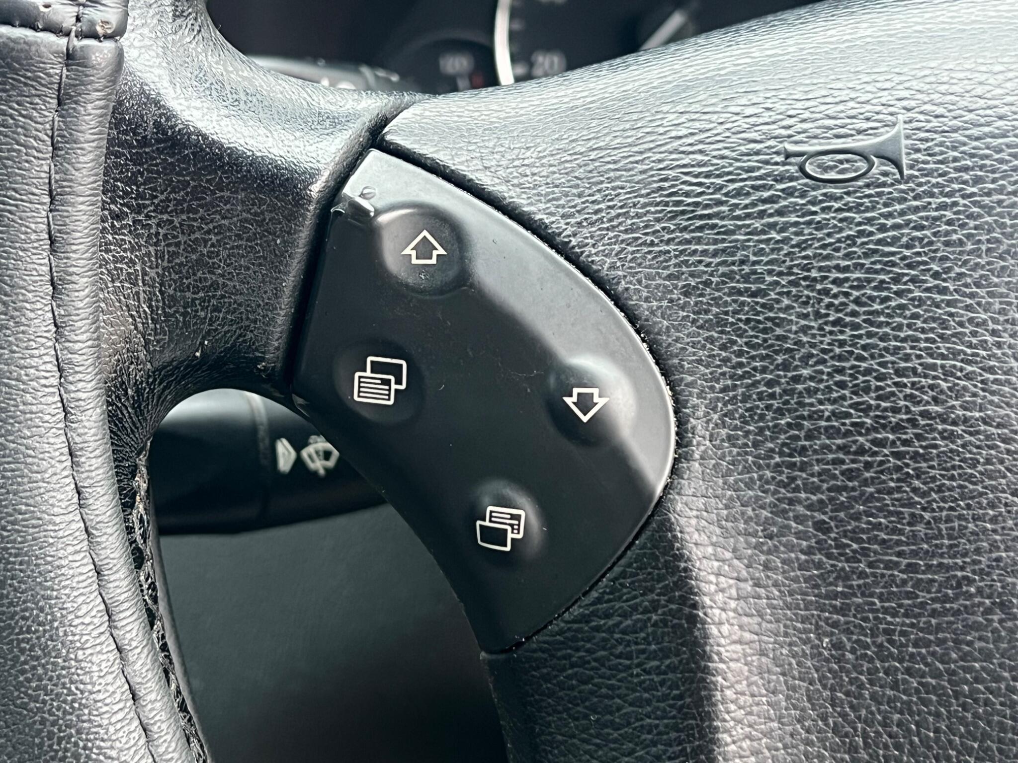 Mercedes-Benz C-Class view 43