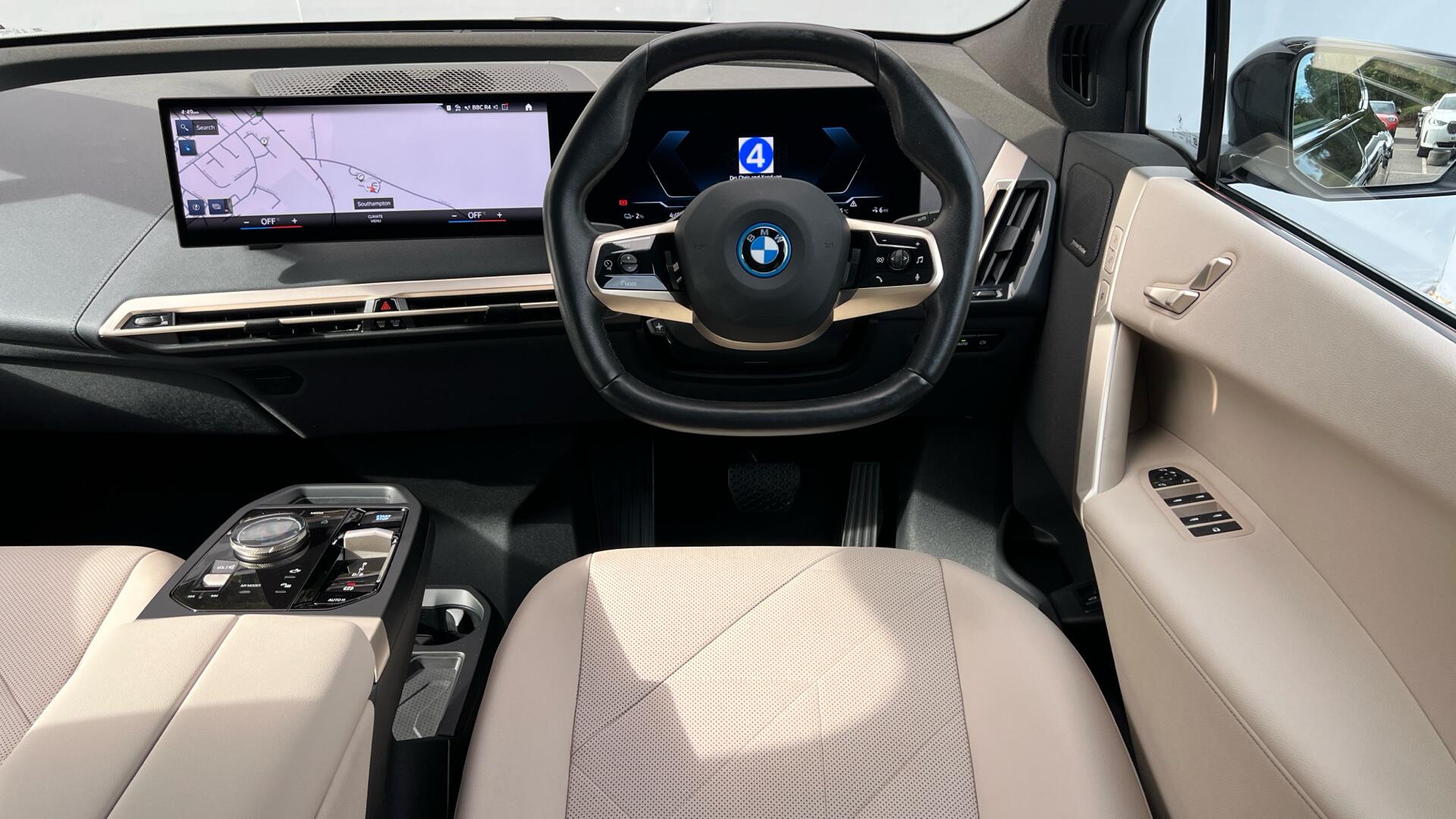 BMW Ix view 5