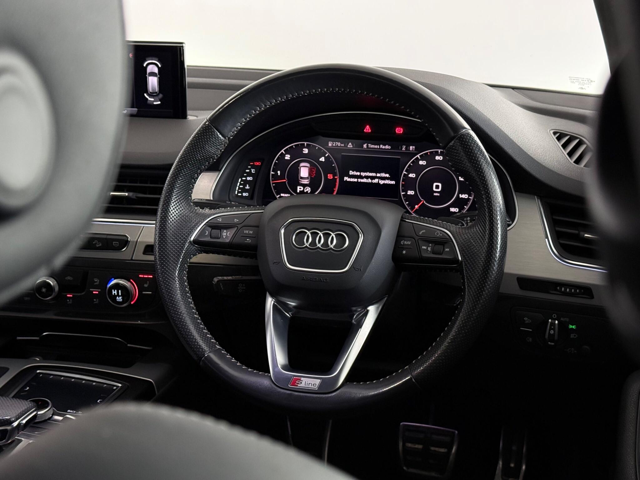 Audi Q7 view 18