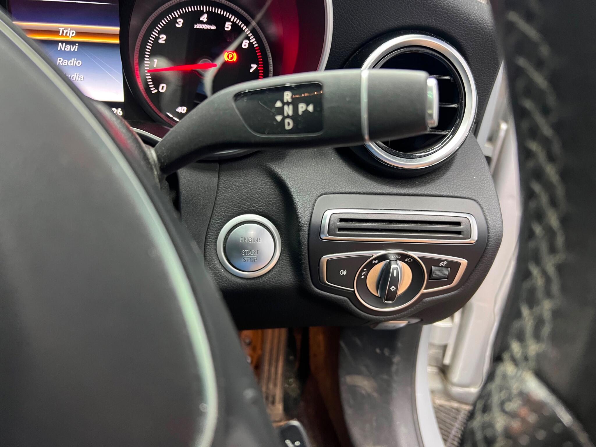 Mercedes-Benz C Class view 9