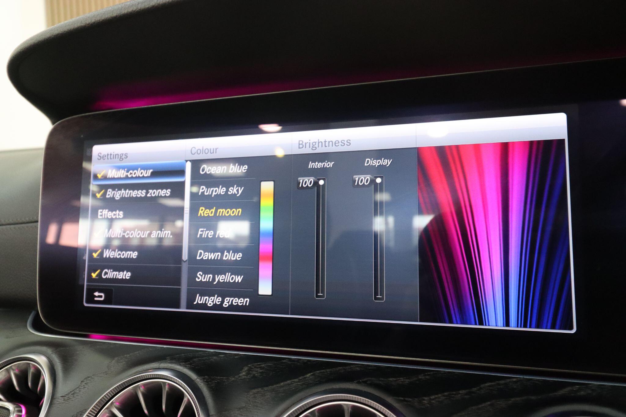 Mercedes-Benz E Class view 37