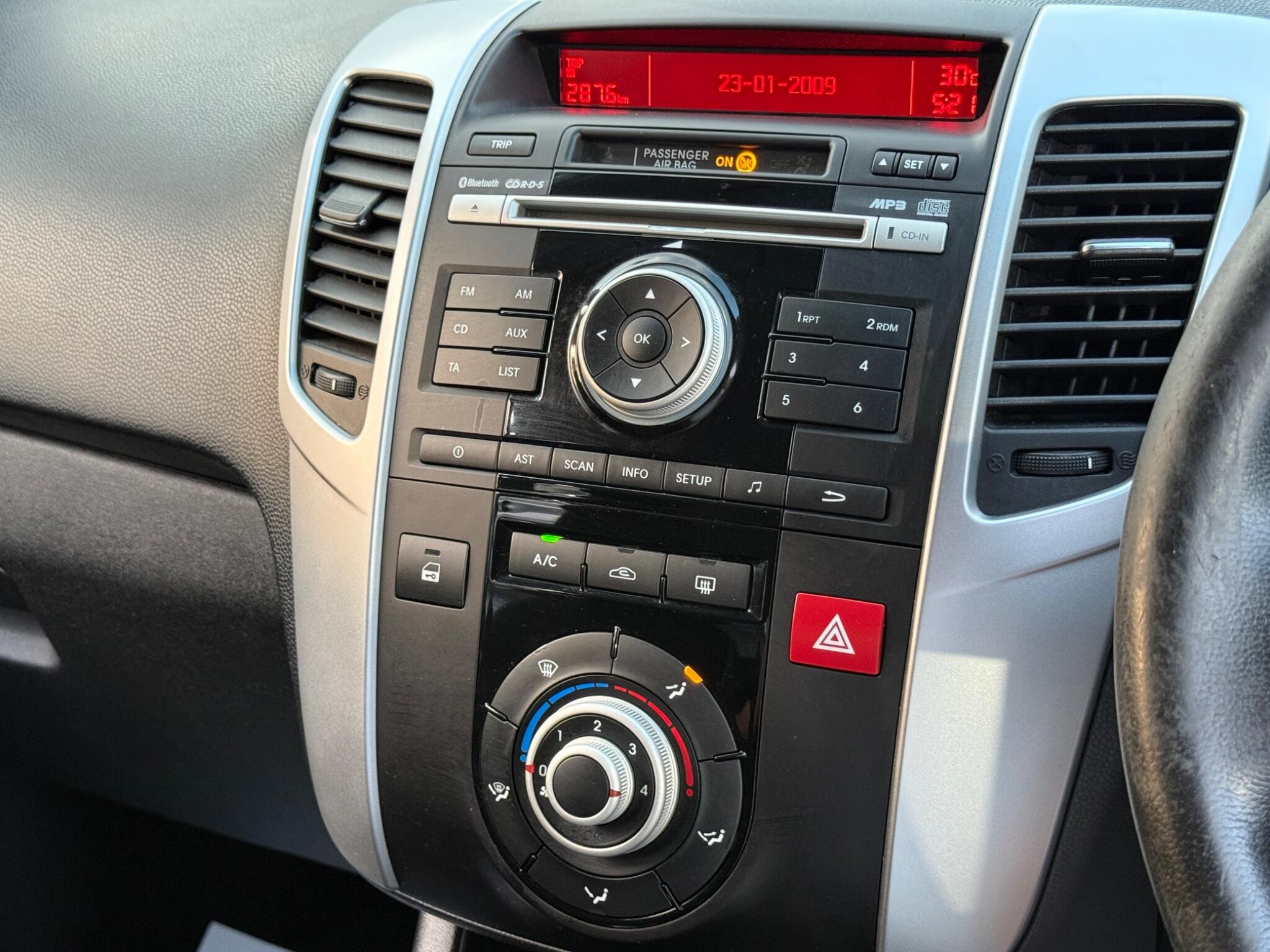 Kia Venga - Image 58