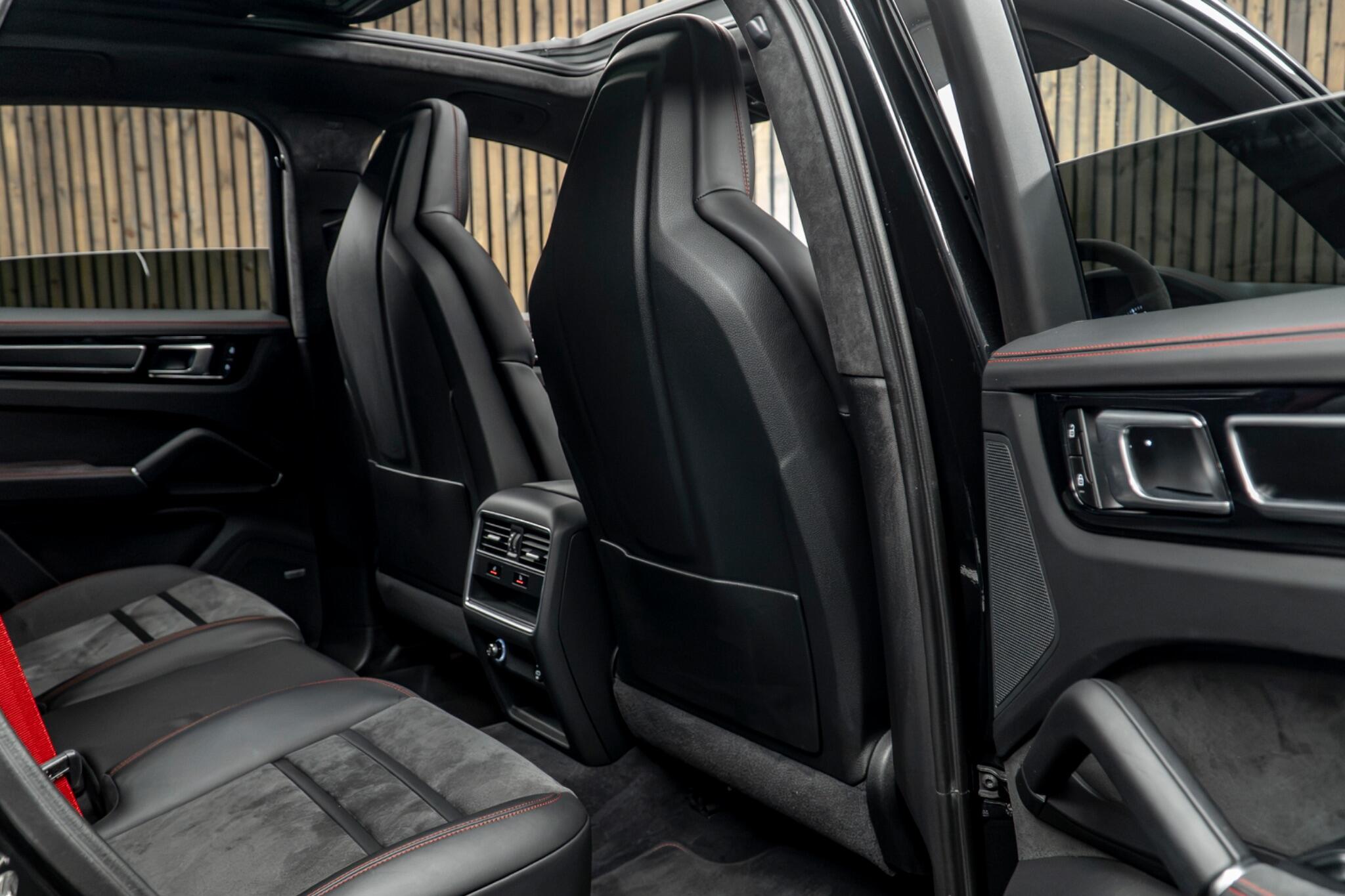 Porsche Cayenne view 46