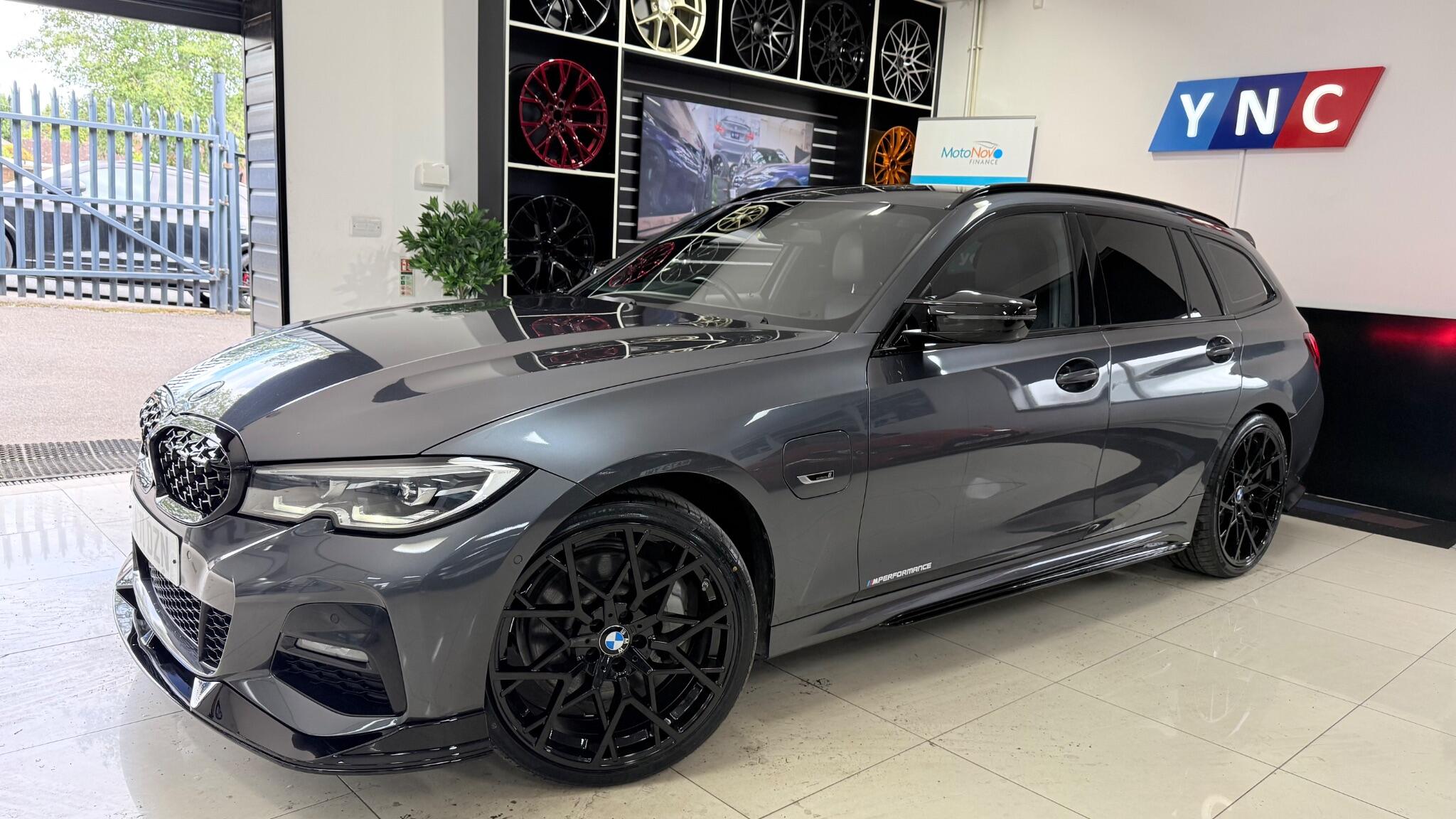 BMW 3 Series view 26