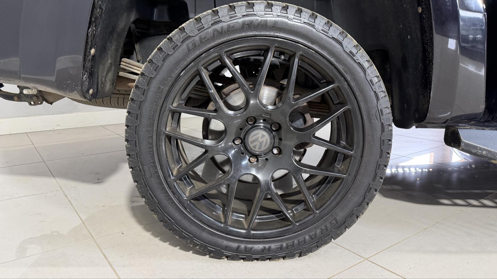 Volkswagen Amarok view 22