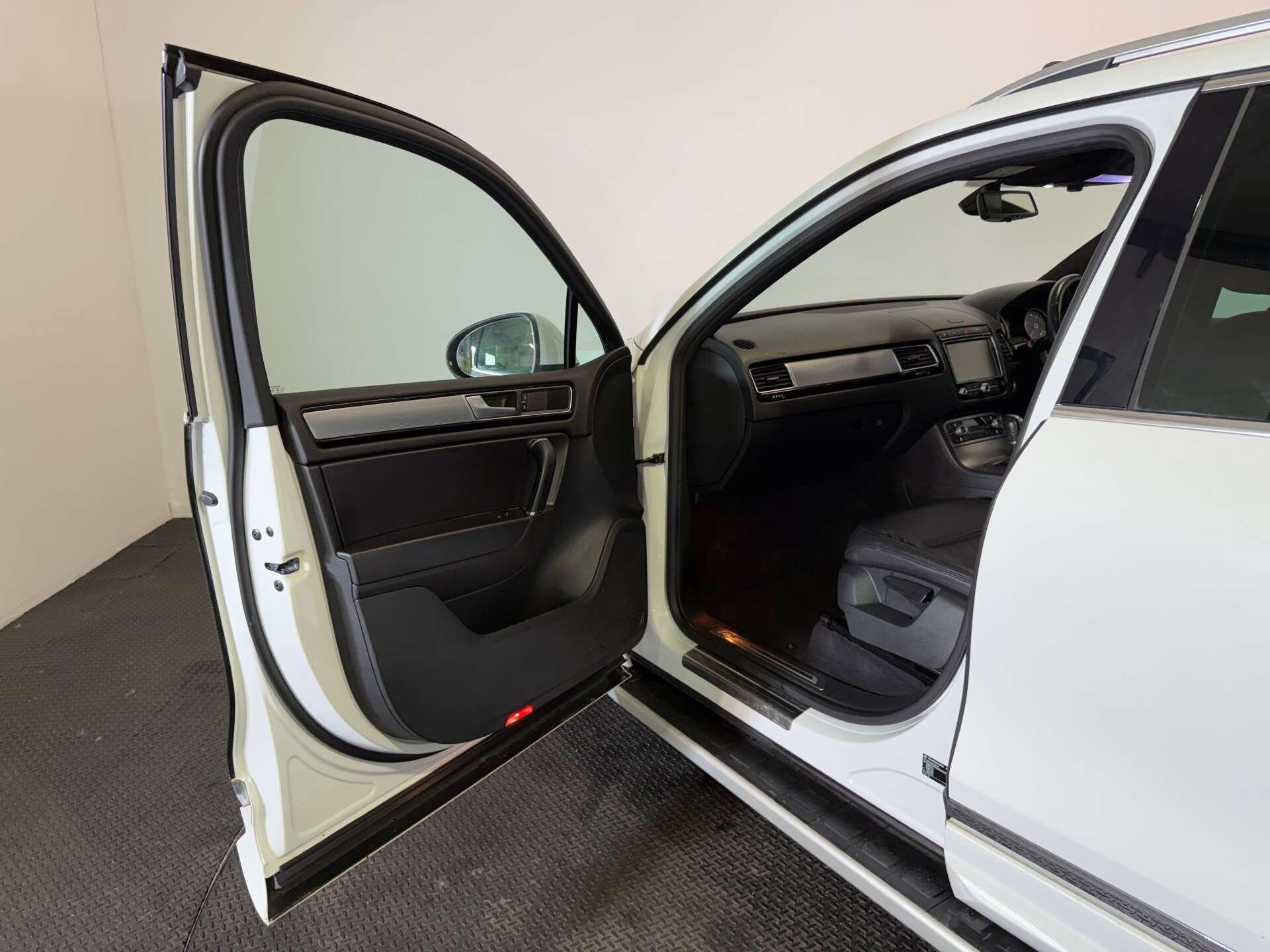 Volkswagen Touareg view 62