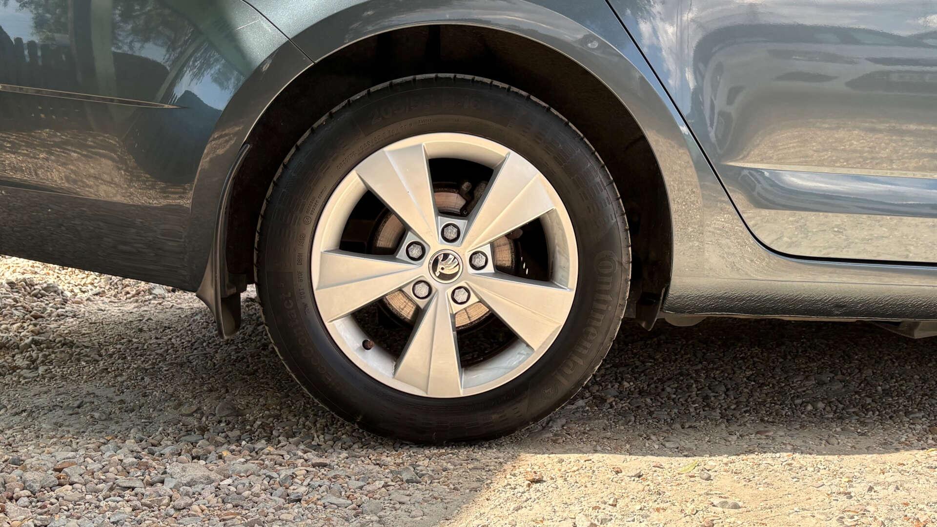 Skoda Octavia view 35