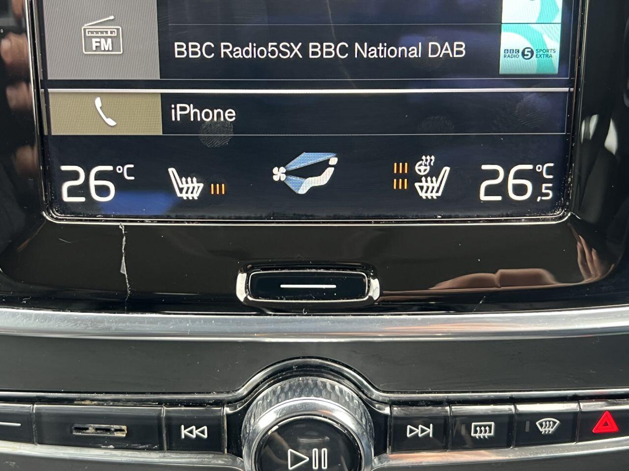 Volvo V90 Cross Country view 38