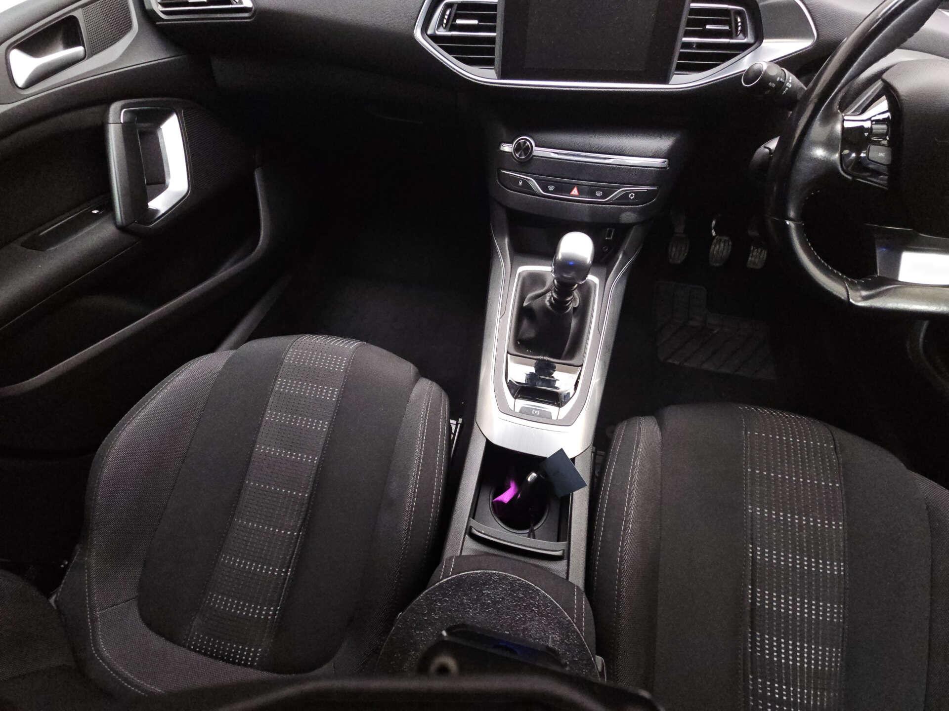 Peugeot 308 view 17