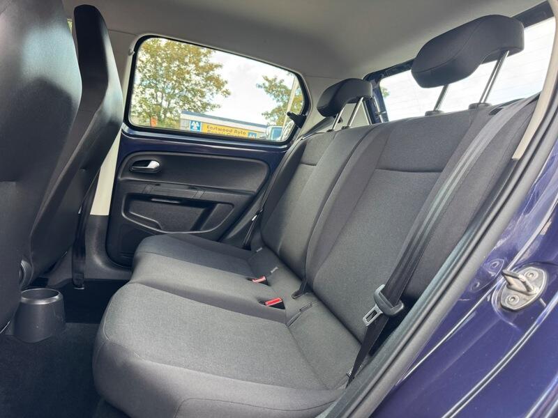 Volkswagen Up! view 18