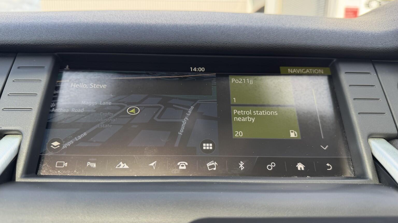 Land Rover Discovery Sport view 36