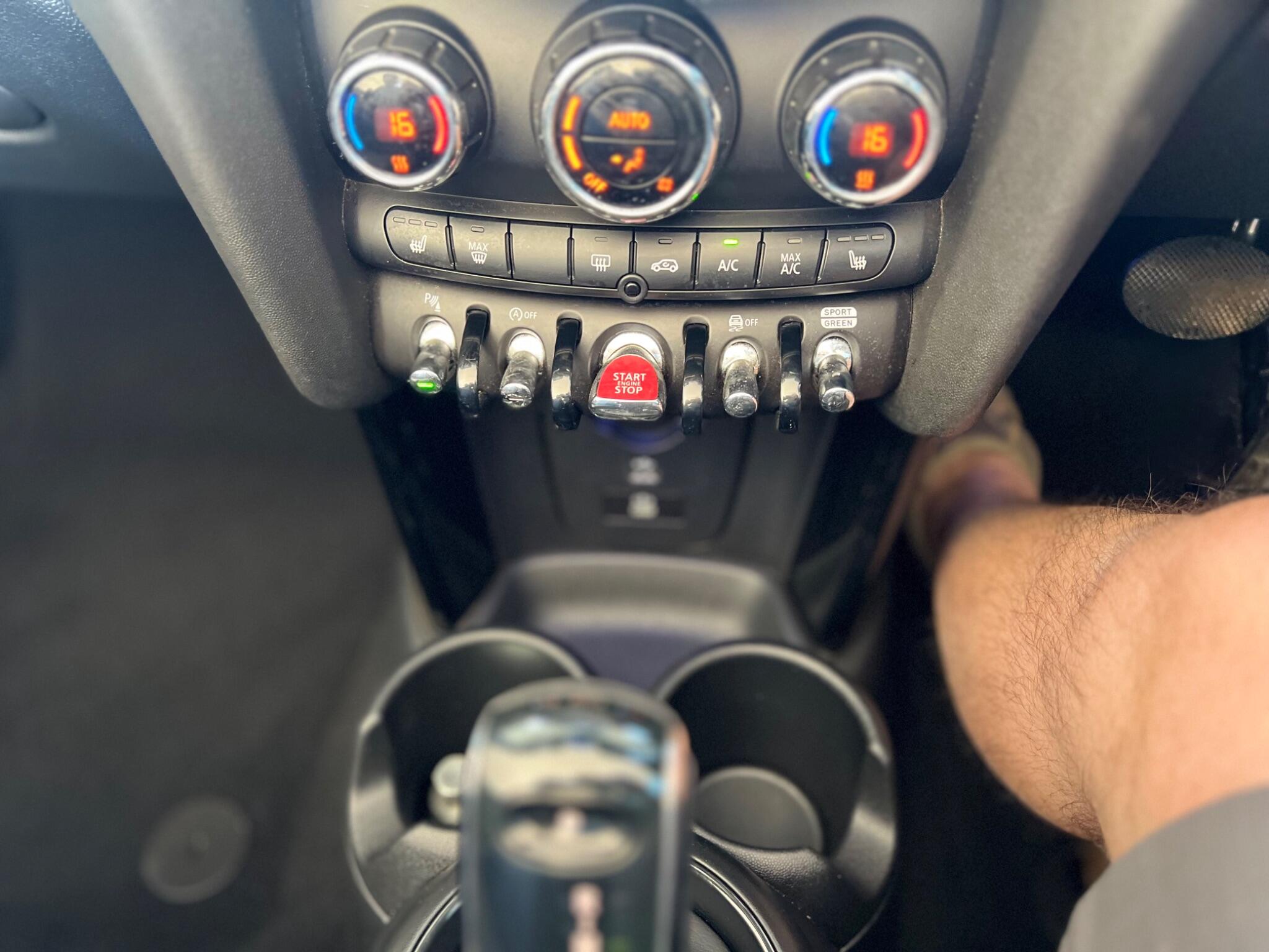 MINI Convertible view 16