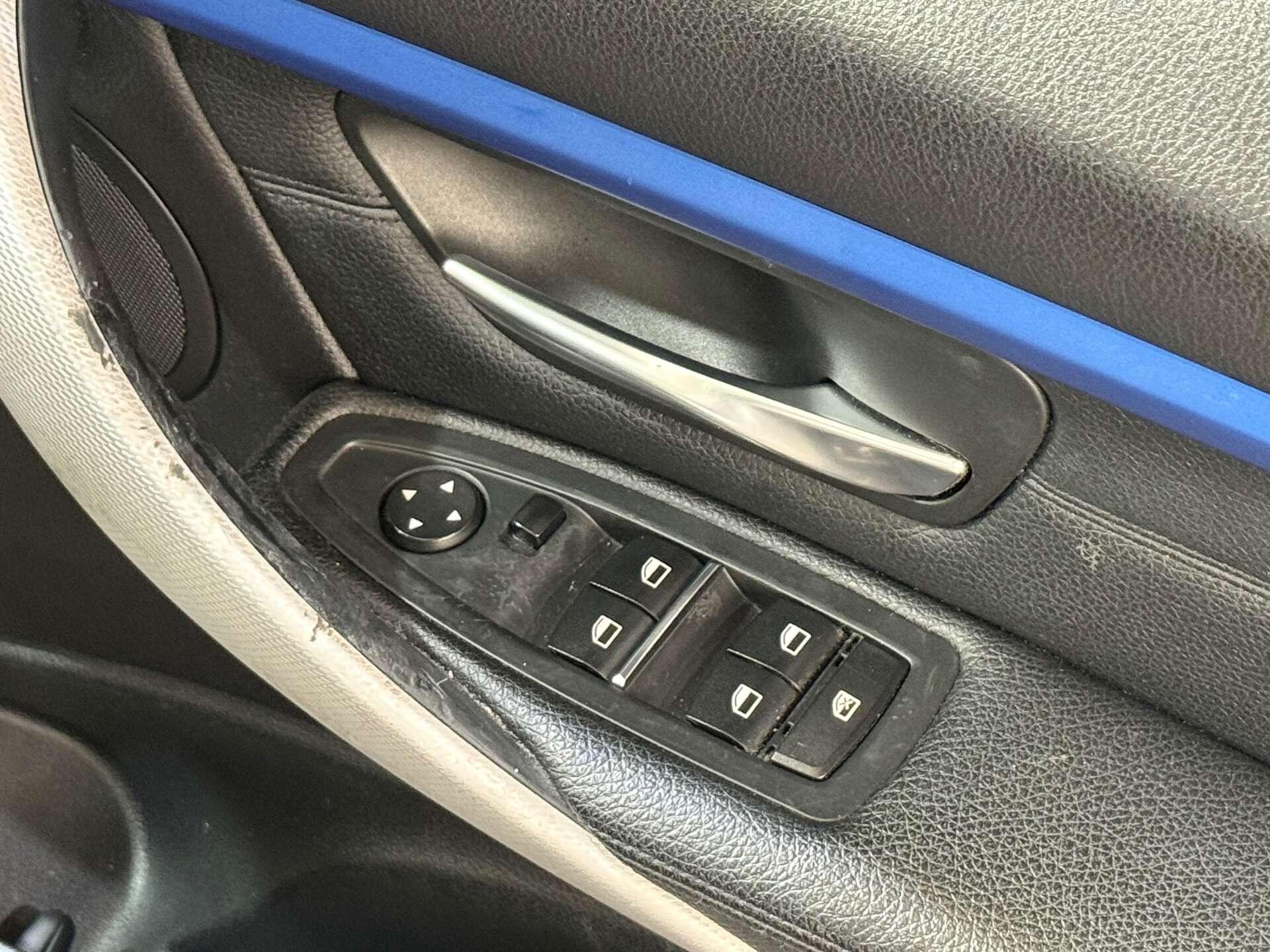 BMW 3 Series view 28
