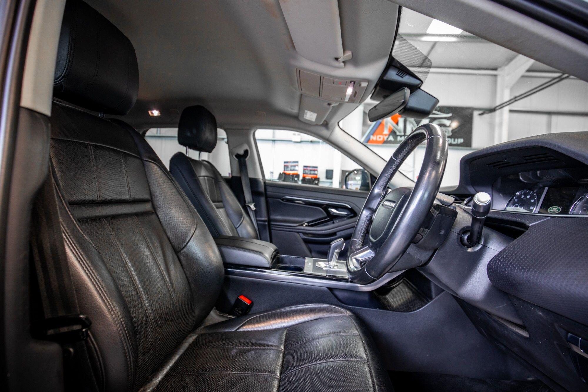 Land Rover Range Rover Evoque view 3