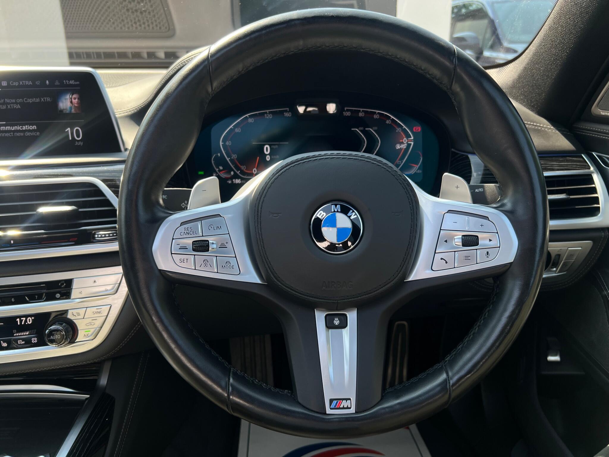 BMW 7 Series view 40