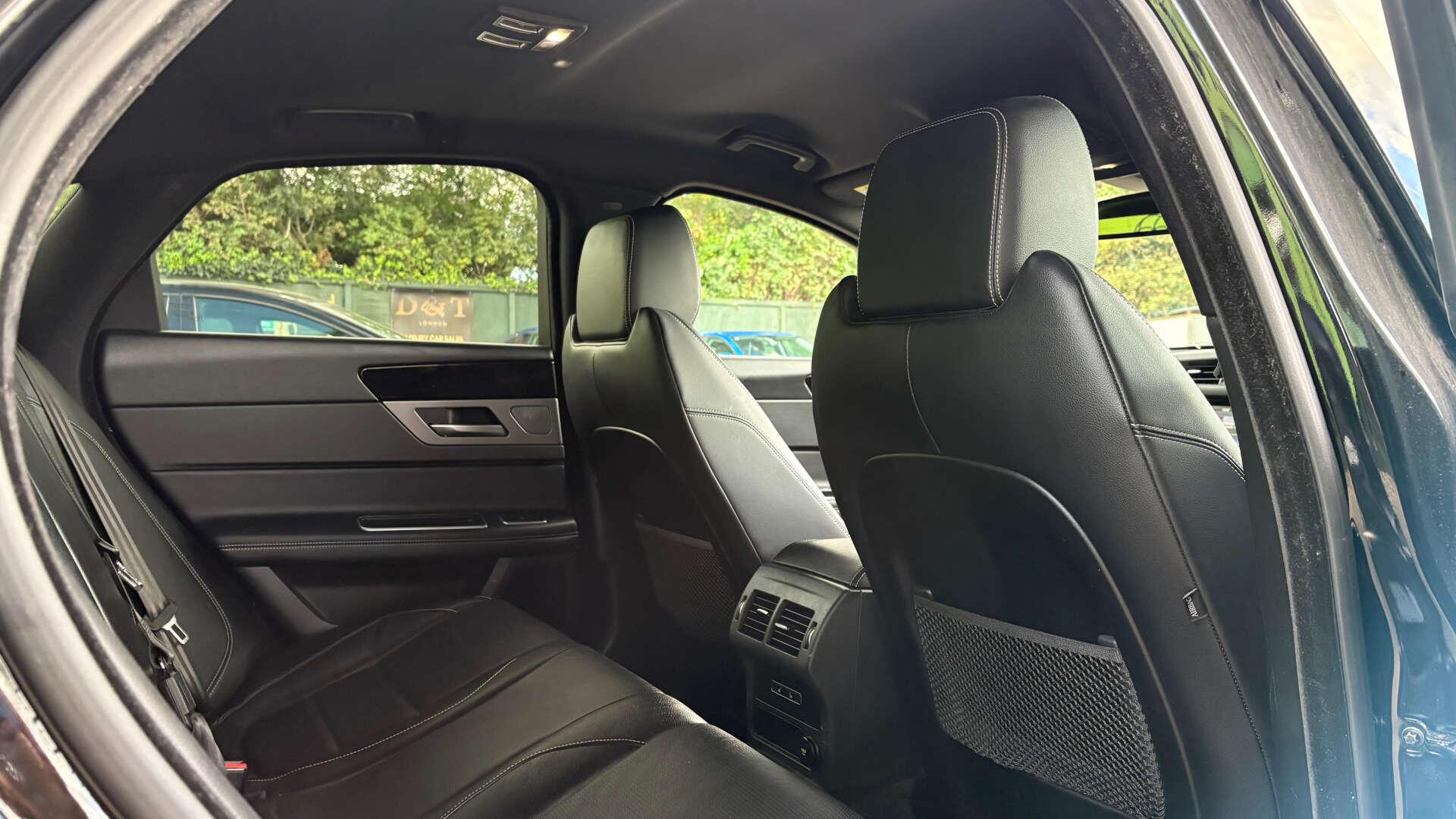 Jaguar XF view 12