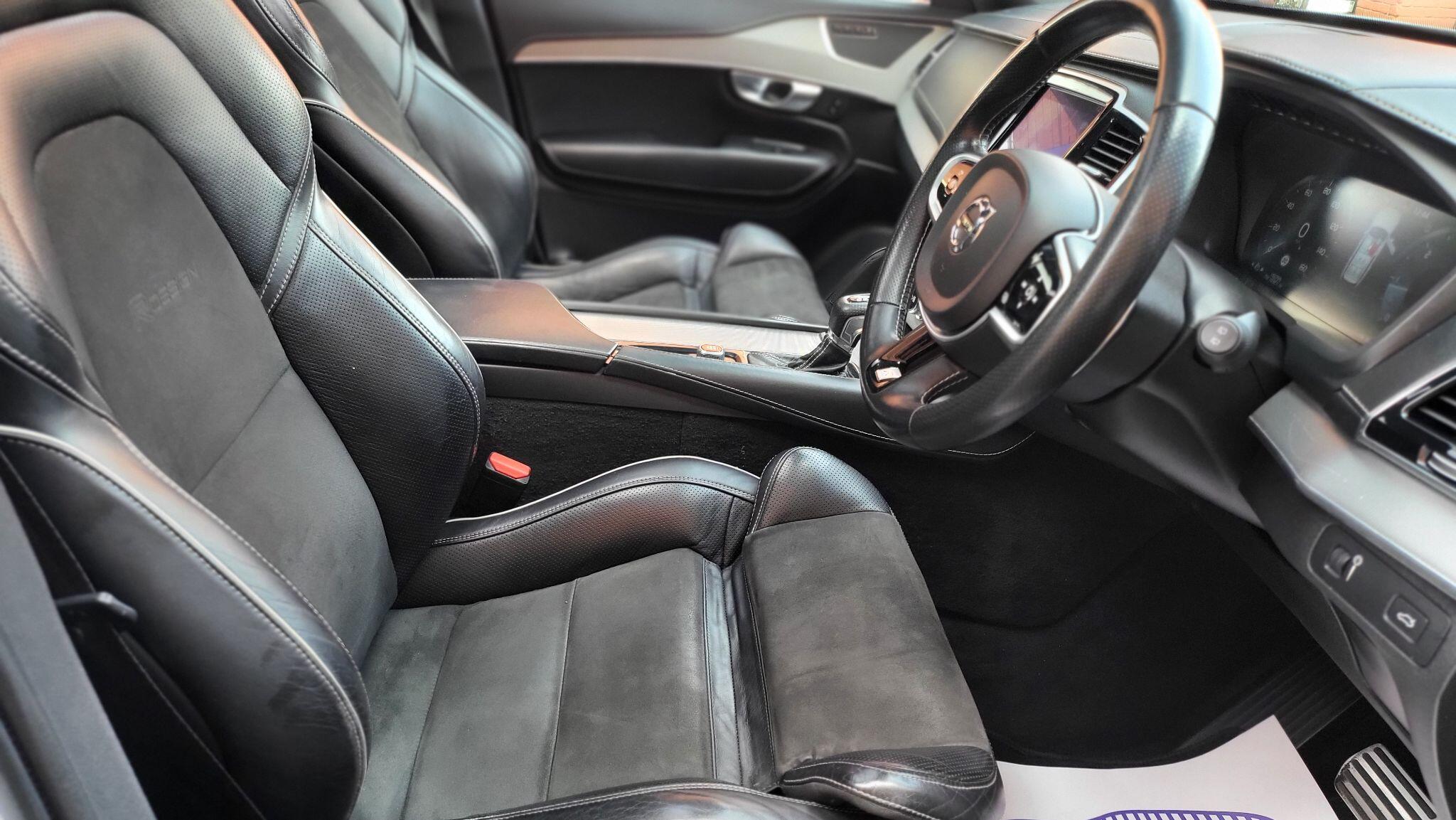 Volvo XC90 view 15