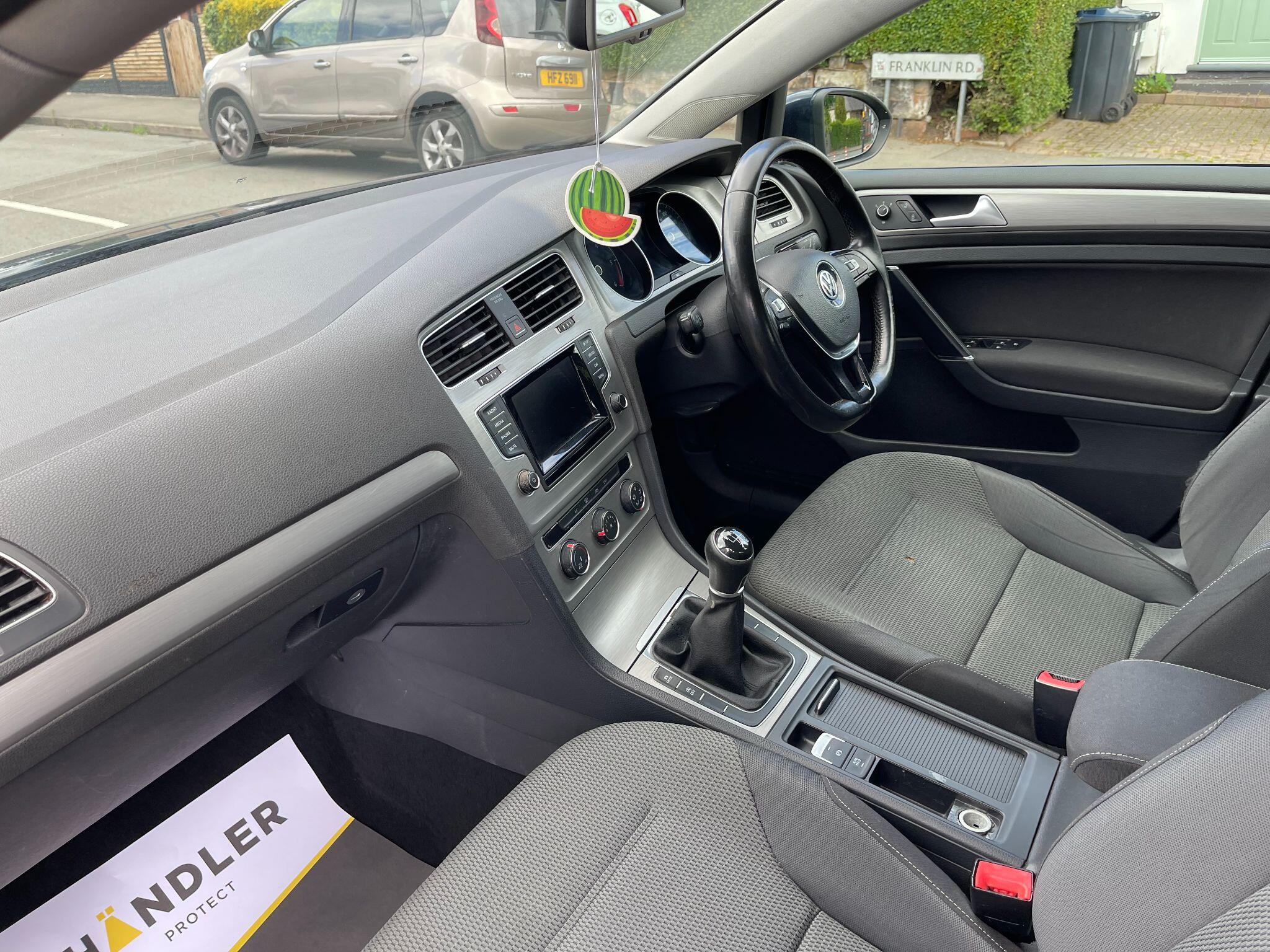 Volkswagen Golf view 28