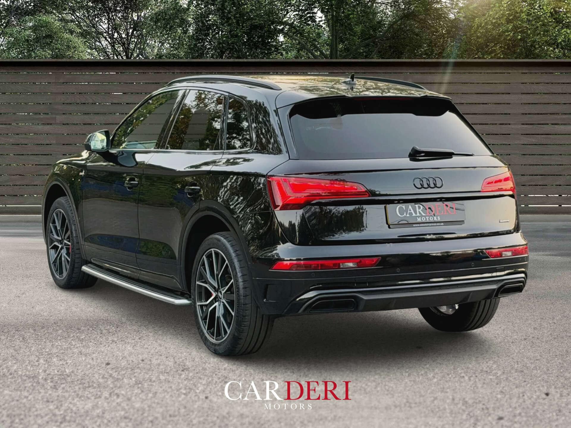 Audi Q5 view 3