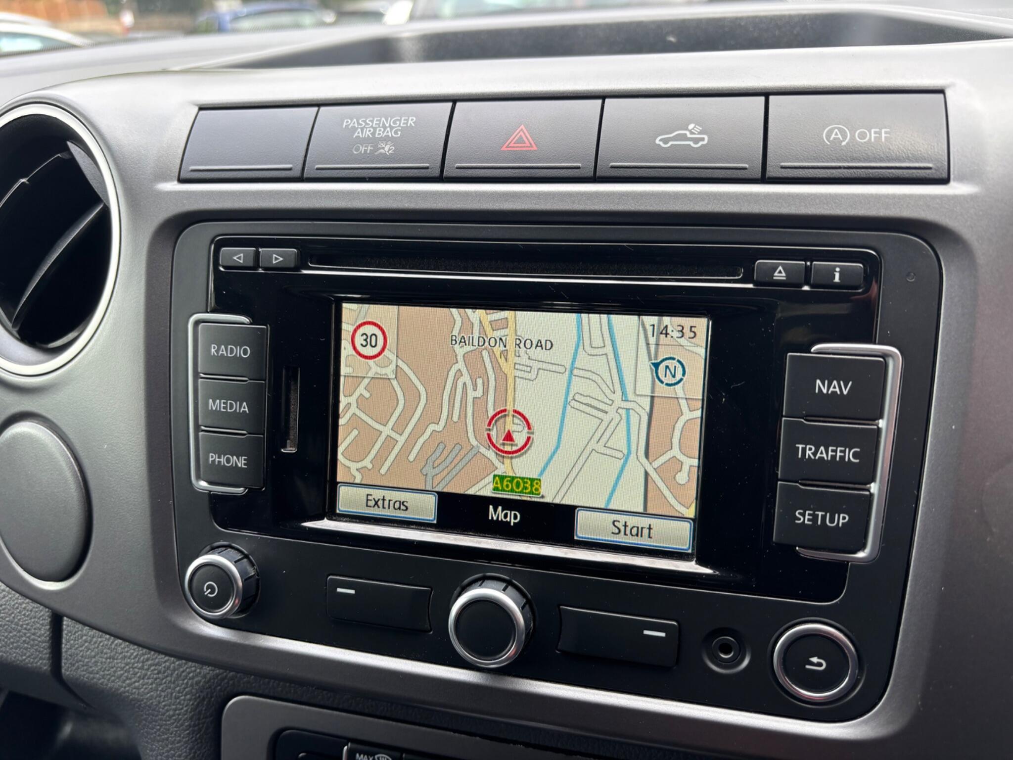 Volkswagen Amarok view 9