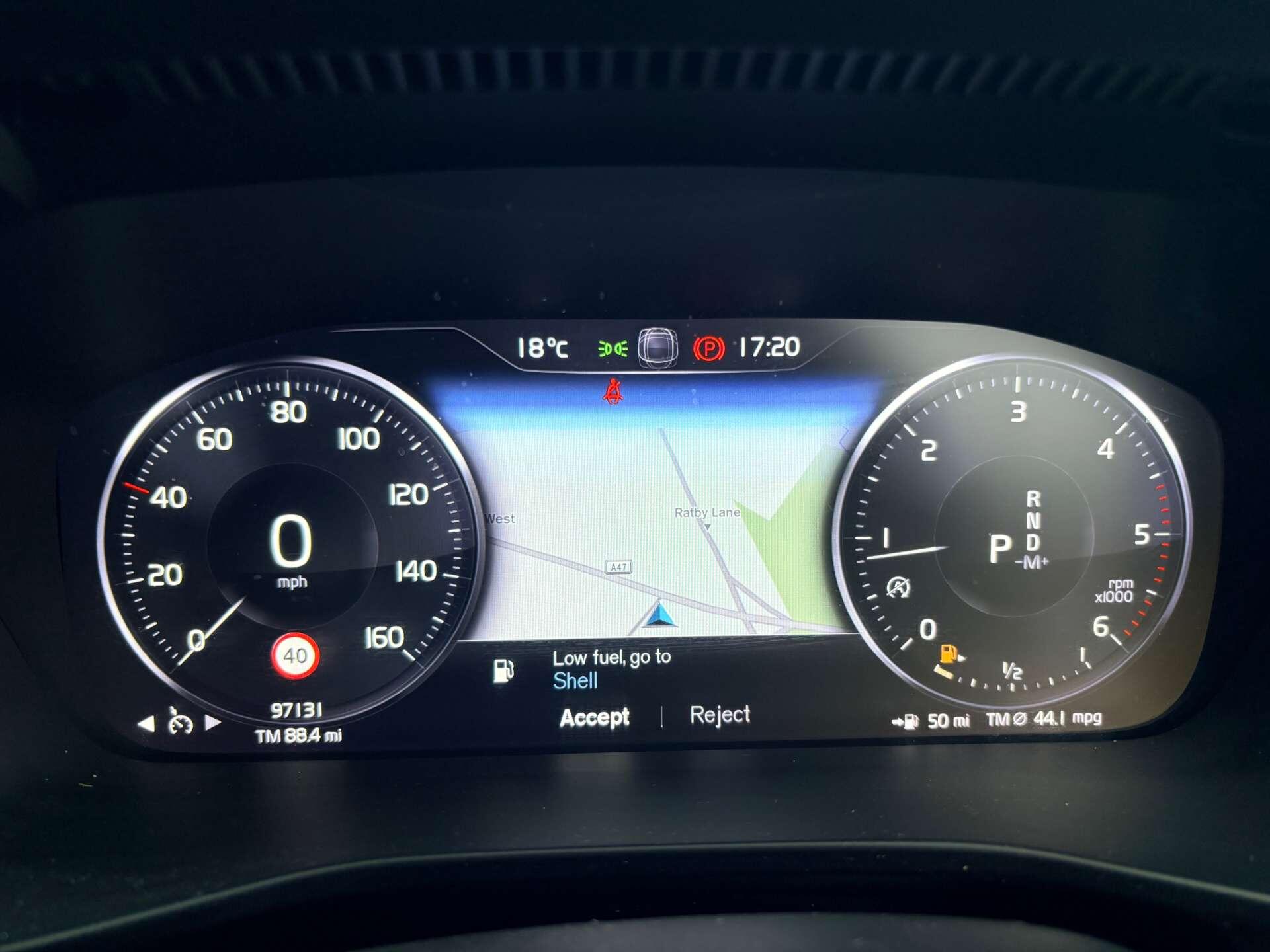 Volvo XC40 view 18