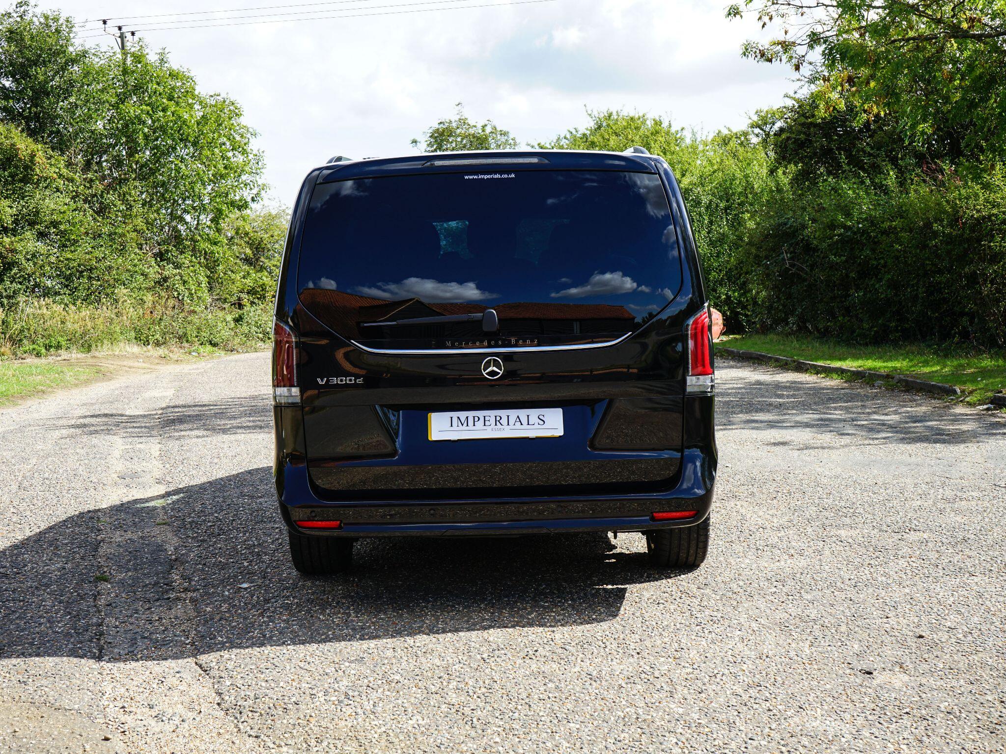 Mercedes-Benz V Class view 11