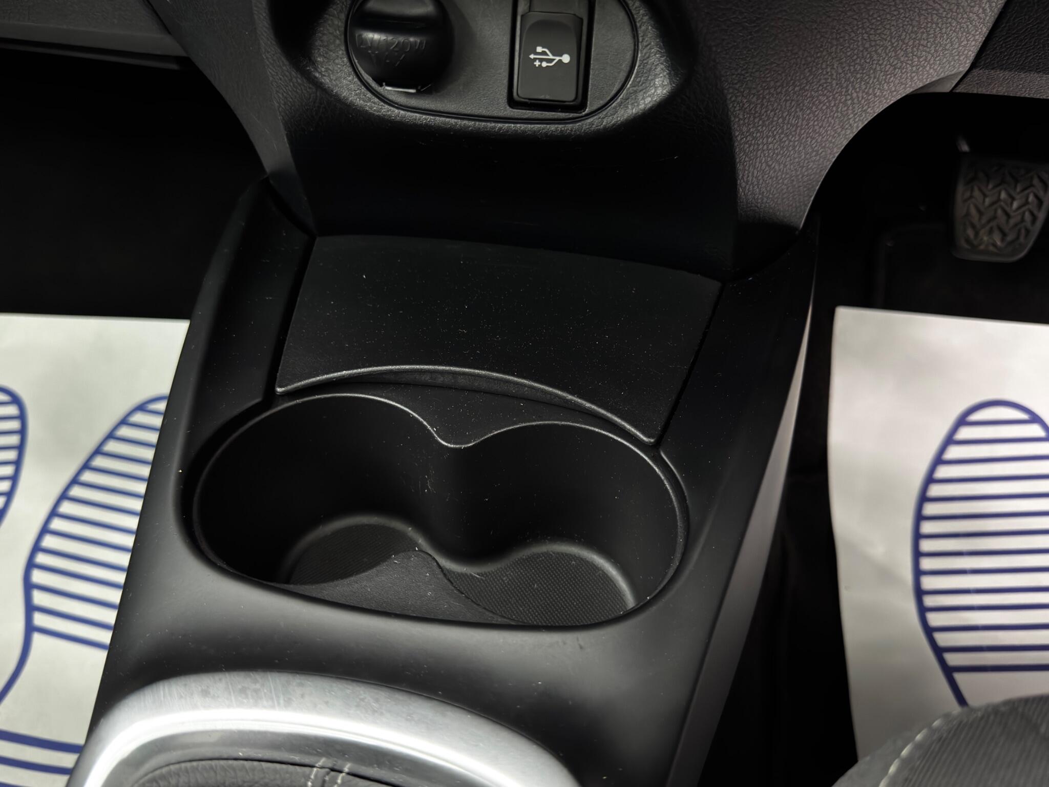 Toyota Yaris view 26