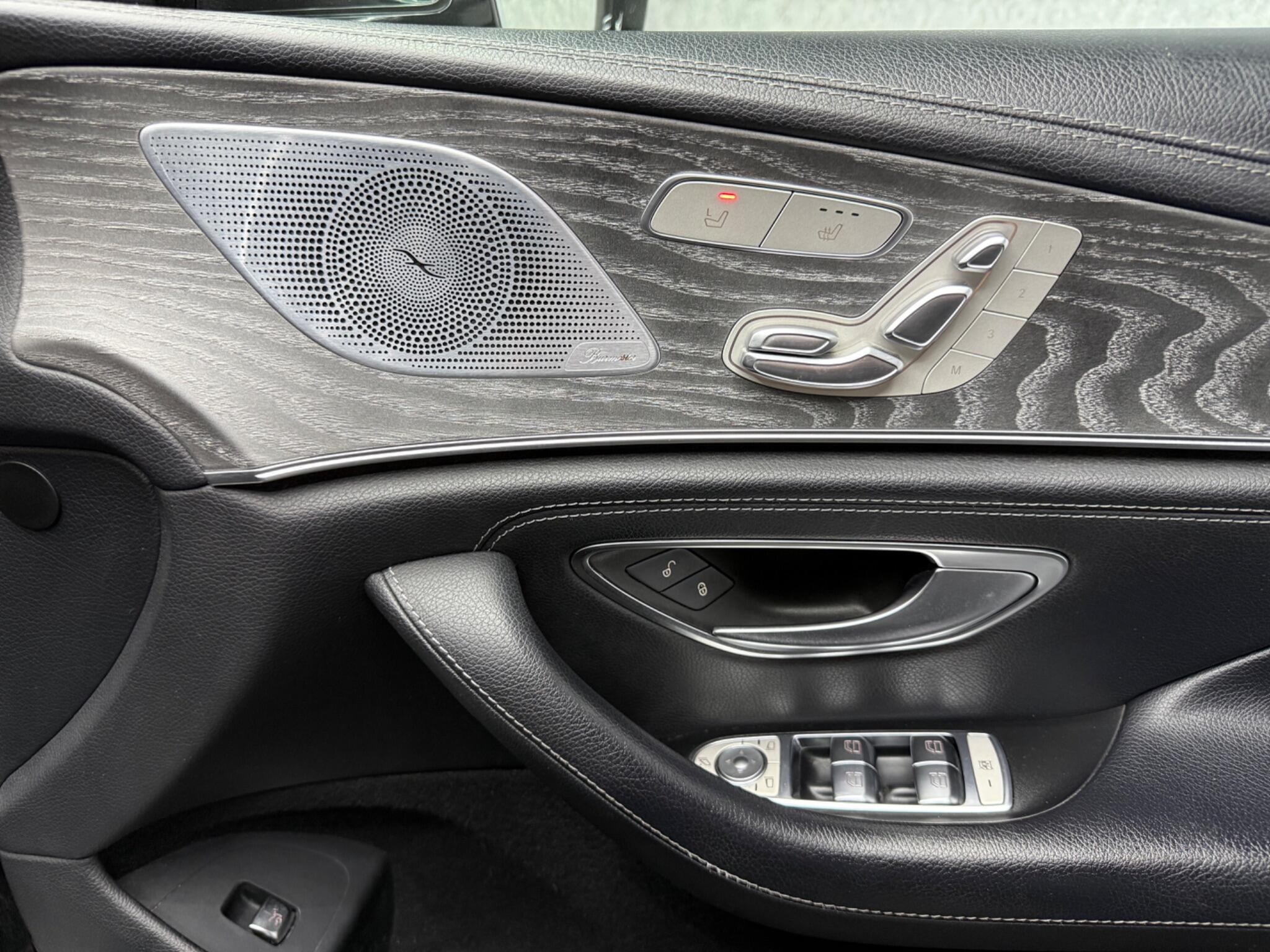 Mercedes-Benz CLS view 23