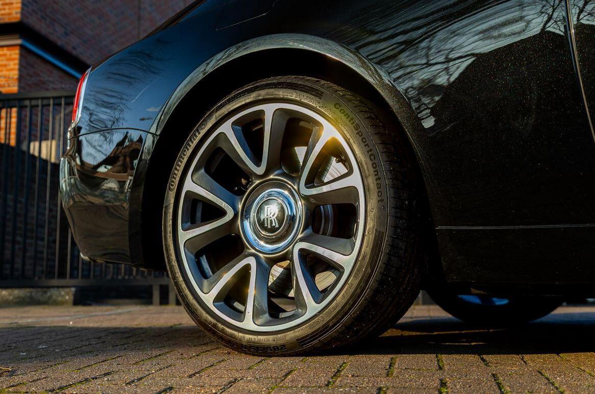 Rolls-Royce Wraith view 21