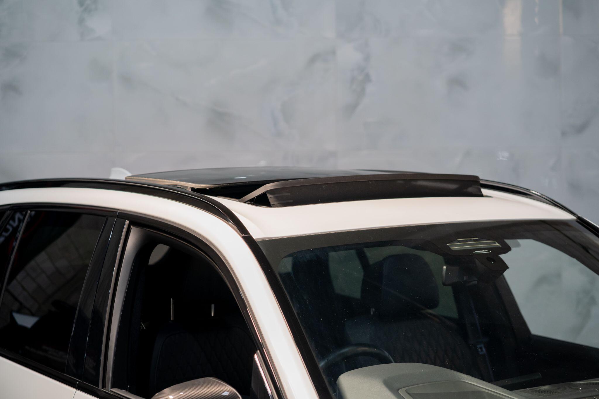 BMW X5 view 3