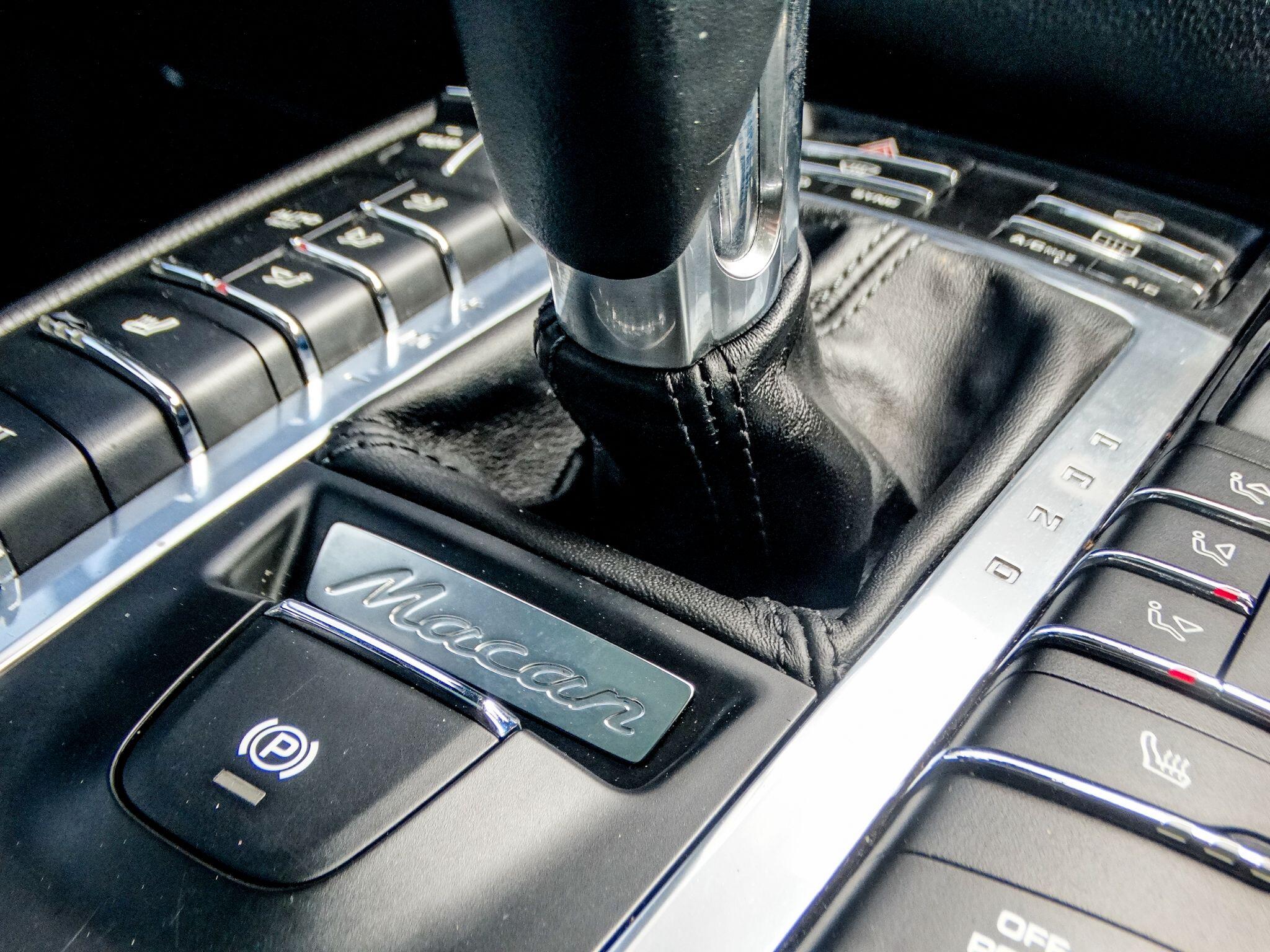 Porsche Macan view 27