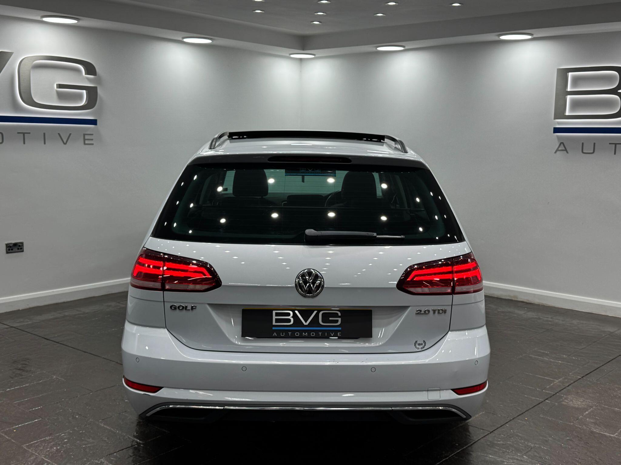 Volkswagen Golf view 18