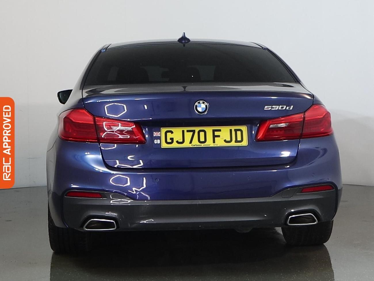 BMW 5 Series view 8