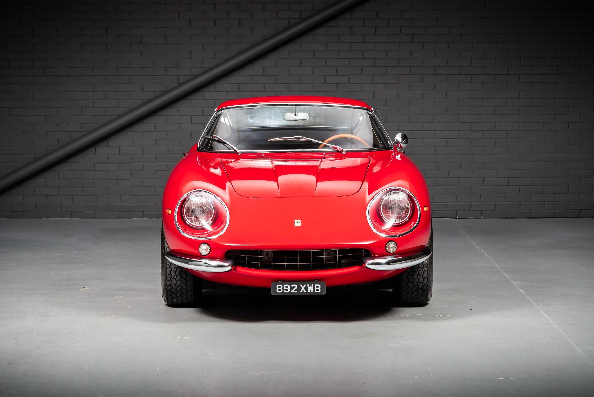 Ferrari 275 view 16