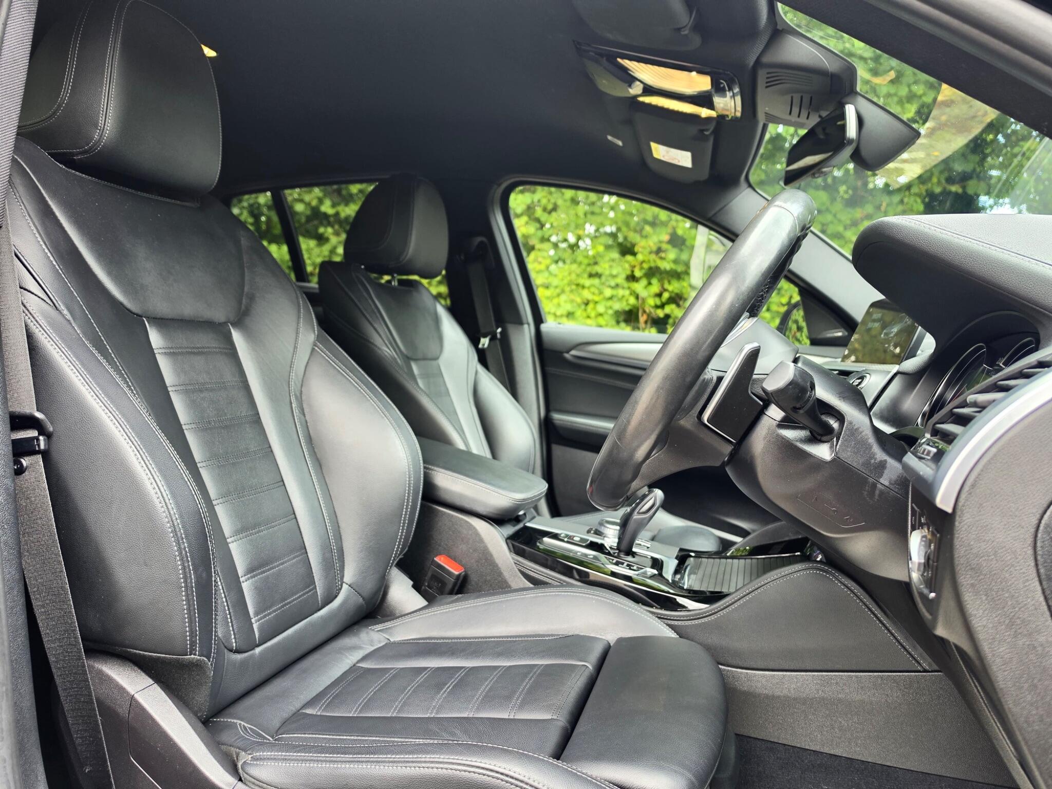 BMW X4 view 4