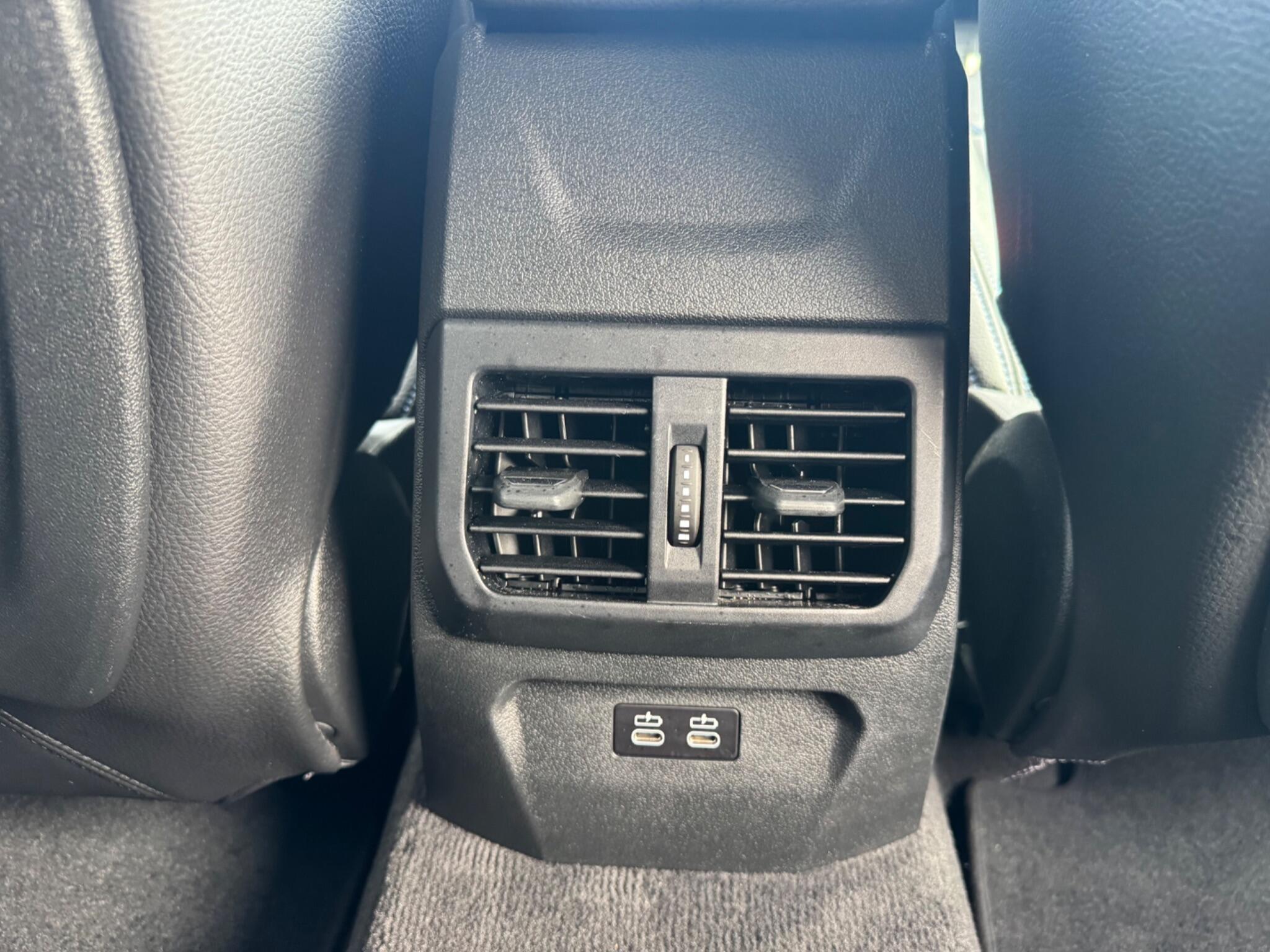 BMW 2 Series view 28