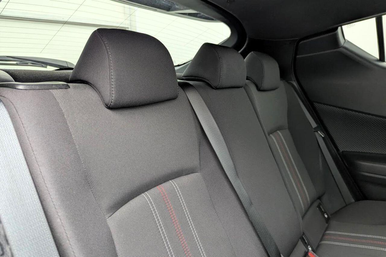 Toyota C-HR view 18